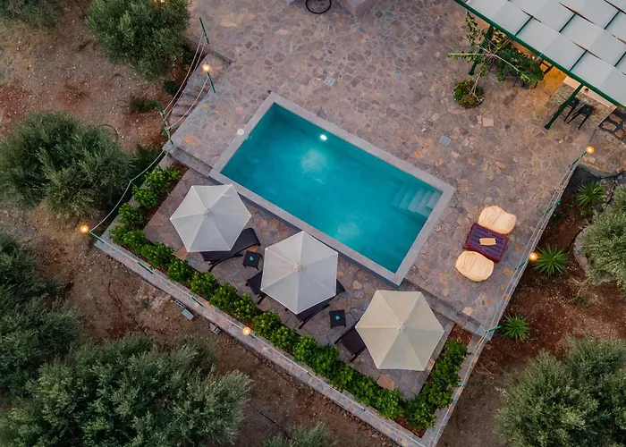 Villa Aktis With Freshwater Pool And Sea View